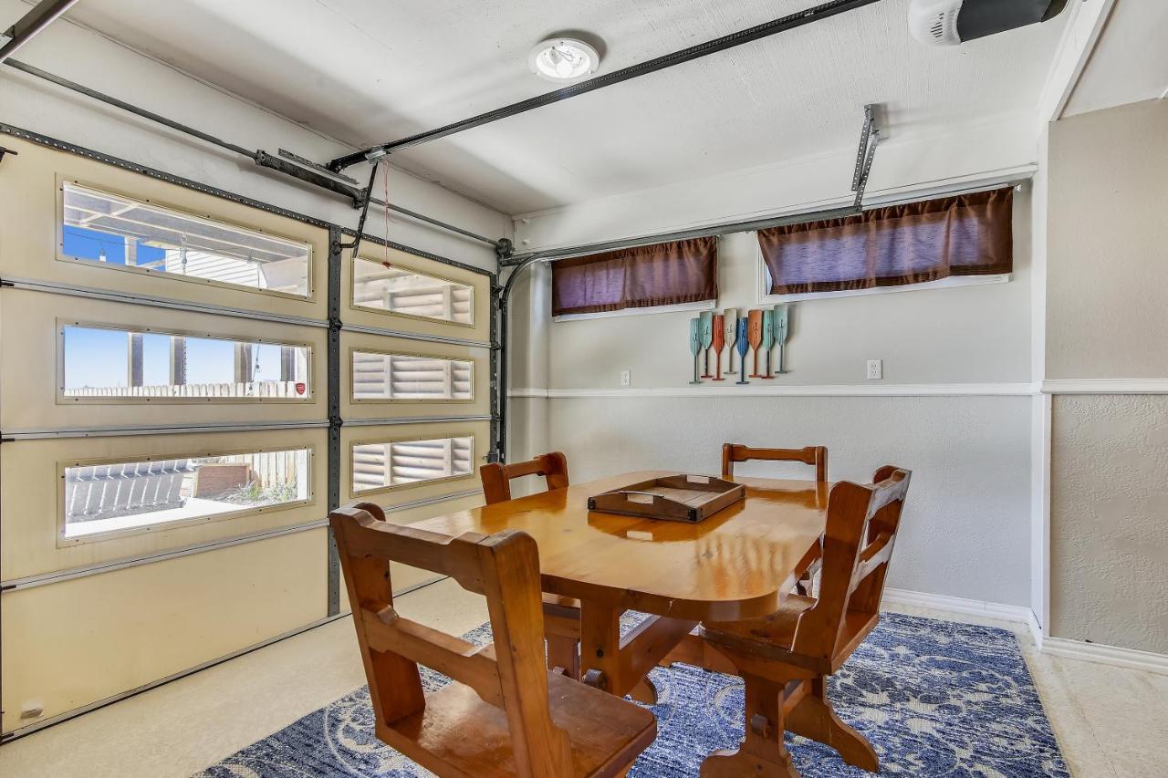 Pool Days And Dock Nights Villa Galveston Eksteriør bilde